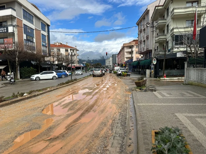 Turizmde marka Muğla'nın hali...Kötekli'nin çamur ve bozuk yolları bıktırdı