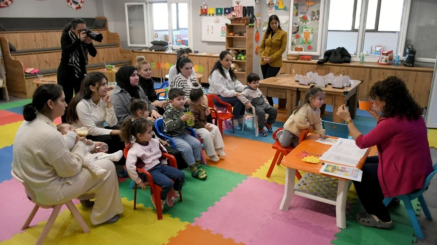 Minik elleriyle tasarladıkları evlerin bahçesine tohum ektiler