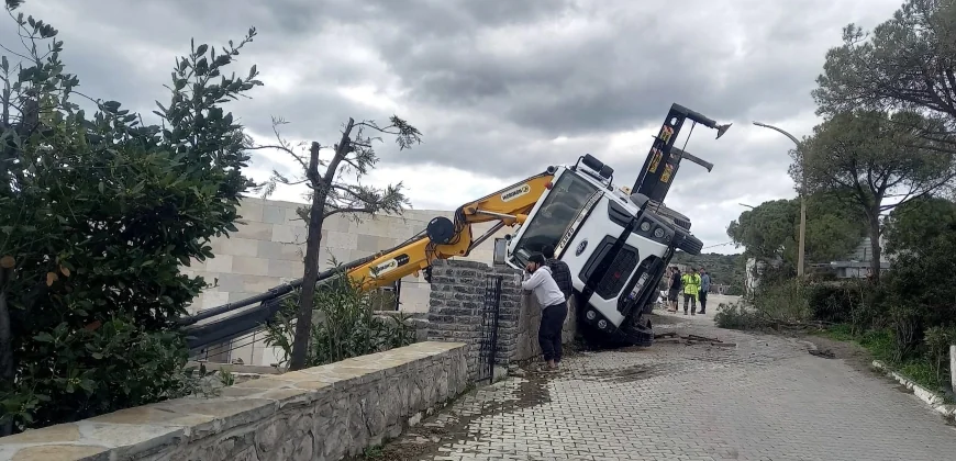Bitez Aktur’da Korkutan Vinç Kazası, Can Güvenliğimiz Yok Endişesi