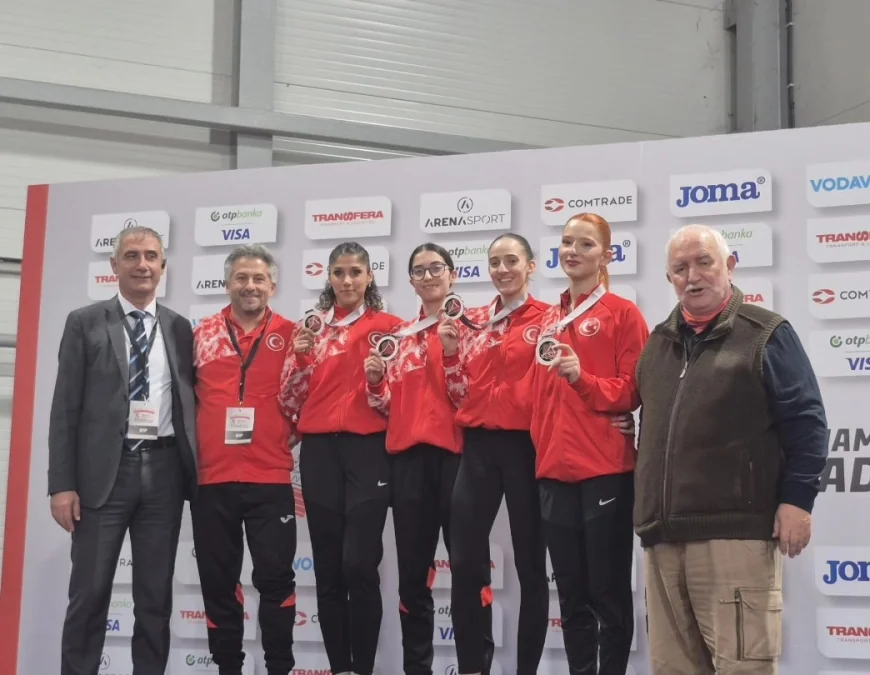 Atletlerden Balkan Salon Şampiyonası’nda tarihi başarı, şampiyon oldular
