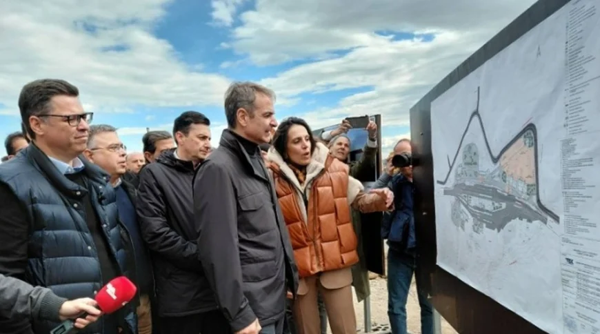 Yunan Başbakan Türkiye sınırında konuştu : “Türkiye’ye açılan kapı hak ettiğimiz seviyeye gelecek”