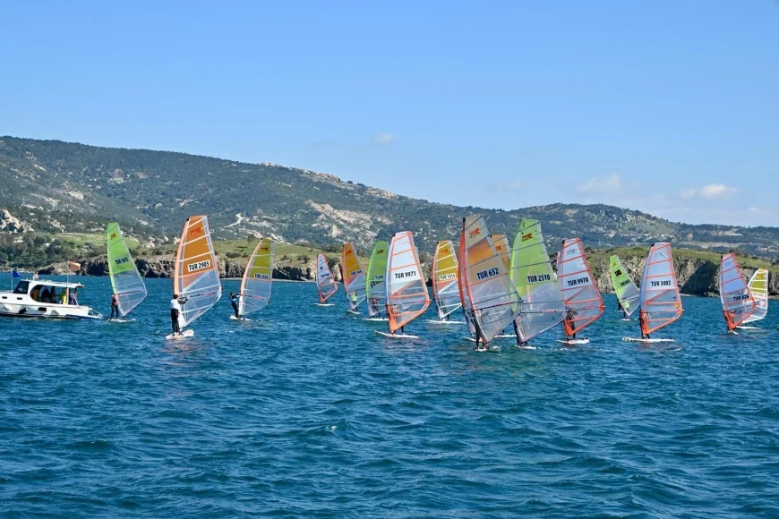 TECHNO 293 VALİLİK KUPASI YELKEN YARIŞLARI FOÇADA BAŞLADI