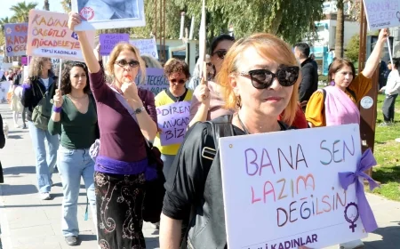 Bodrum’da kadınlar sokakları meydanları inletti.  KAÇ KERE DAHA TECAVÜZE UĞRAMAMIZ GEREKİYOR, KAÇ KERE DAHA ÖLMEMİZ GEREKİYOR