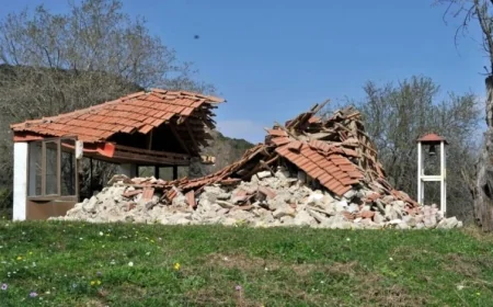 SON DAKİKA...Yunanistan’da 5.3 büyüklüğünde deprem. Depremde Köylerde Ağır Hasar Oluştu