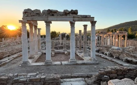 STRATONİKEİA VE LAGİNA KAZILARINDA GELECEĞİN RESTORATÖRLERİ YETİŞİYOR