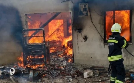 Elektrik sobası evi kül etti