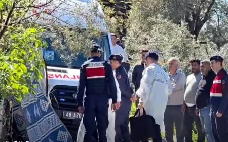 Karısını av tüfeği ile öldürüp intihar etti