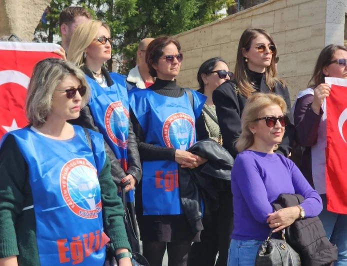 Bodrum’da öğretmenler iş bıraktı “Öğretmene sahip çık “  eylemi yaptı