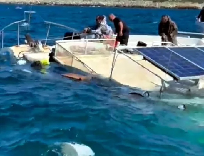 Bodrum Torba  açıklarında denizde facia , batan tekneden sekiz kişi son anda kurtarıldı