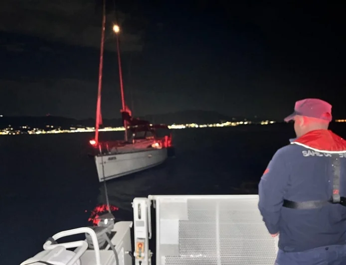 Bodrum Açıklarında Sürüklenen Yelkenlideki 2 Kişi Kurtarıldı