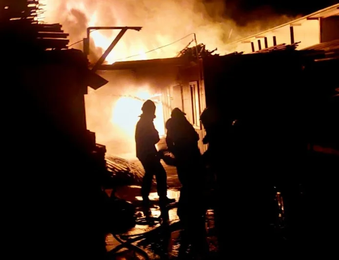 Bodrum’da işçi lojmanları yandı faciadan dönüldü