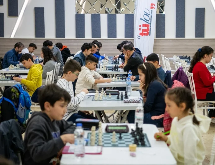 TÜLOV VAKFI SATRANÇ TURNUVASI BAŞLADI