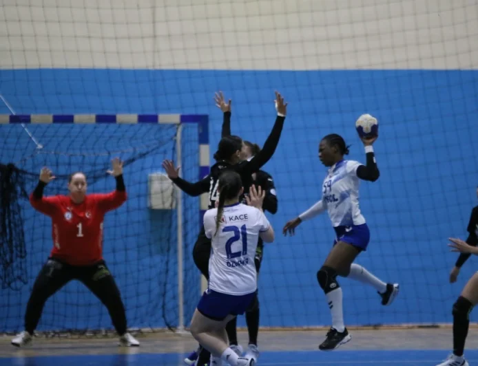 Hentbolde, Yalıkavak Spor, Ortahisar’ı Farklı Geçti!