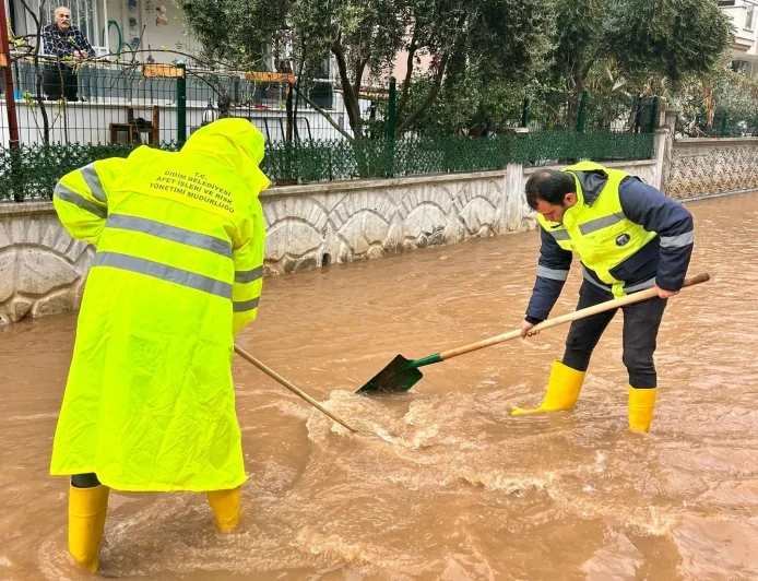 Çok ciddi uyarı:  Sel ve Fırtınaya Dikkat