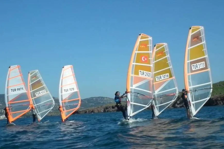 TECHNO 293 YILDIZLAR KUPASI HEYECANI BAŞLADI  DÜNYA ŞAMPİYONASI ÖNCESİ SON YARIŞ