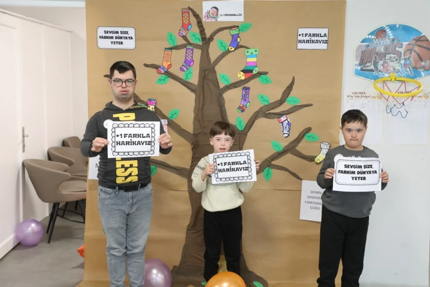 Çoraplar farkındalık için boyandı