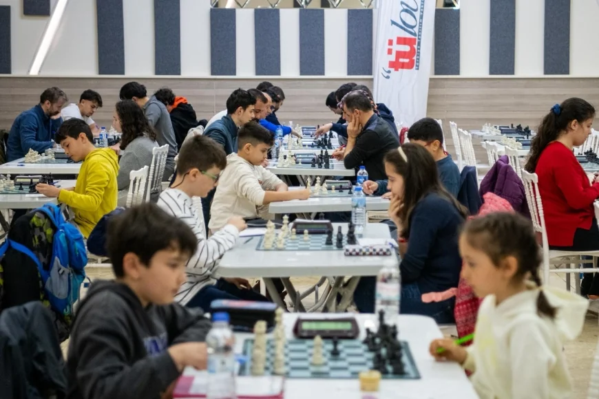 TÜLOV VAKFI SATRANÇ TURNUVASI BAŞLADI