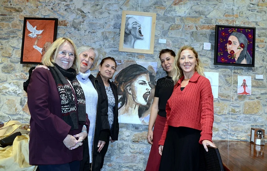 Kadının renkli dünyası kadın ressamların eserleriyle anlatıldı
