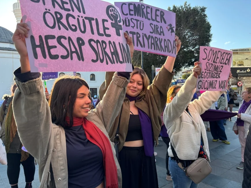 Bodrum Kadın Dayanışma Derneği’nden “Feminist Gece Yürüyüşü” “Şiddete Boyun Eğmeyeceğiz”