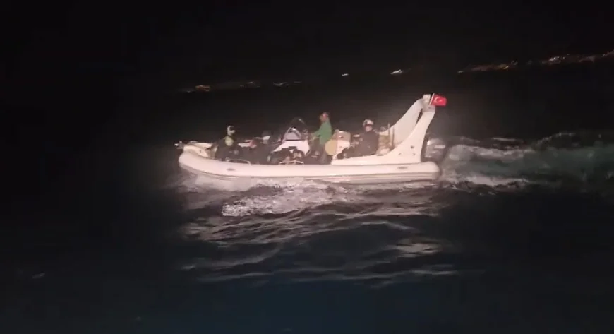 Bodrum açıklarında göçmen operasyonu 15 düzensiz göçmen ve 1 kaçakçı şüphelisi yakalandı
