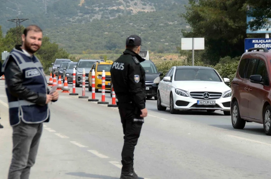 Yine akın akın Bodrum’a geldiler. 100 bin turist bekleniyor