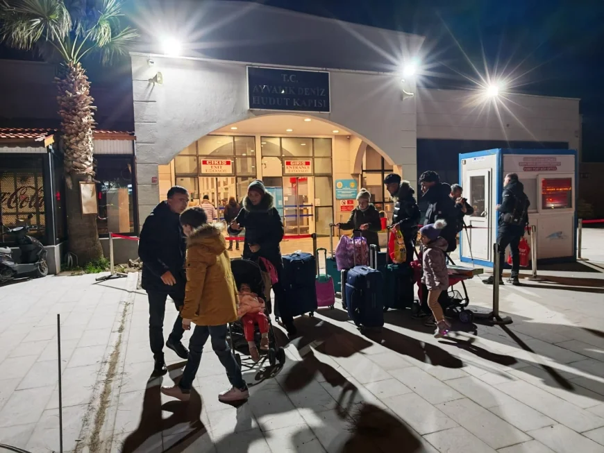 MİDİLLİ ADASINDA MAHSUR KALAN TÜRK TURİSTLER İÇİN AÇIKLAMA ...ETİK BAŞKANI İŞLER “MİDİLLİDE TATİLİN RUHU ZEDELENDİ”