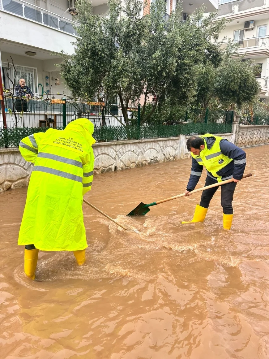 Çok ciddi uyarı:  Sel ve Fırtınaya Dikkat