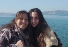 Esra’dan  annesine “Herkes anasının kızı diyor, gururluyum”
