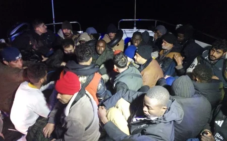 Bodrum açıklarında sürüklenen göçmenler kurtarıldı