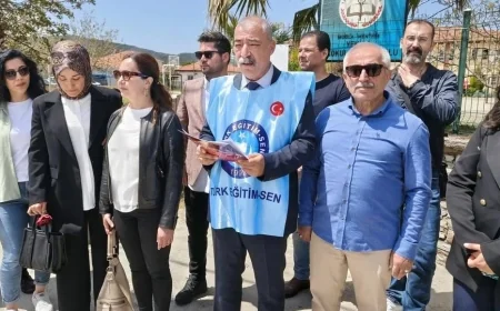 Öğrenci velileri tarafından tehdit edilen öğretmene eğitimciler sahip çıktı