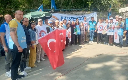 BODRUM’DA GREVE GİDEN SEA GARDEN OTEL İŞÇİLERİNE DESTEK YAĞIYOR