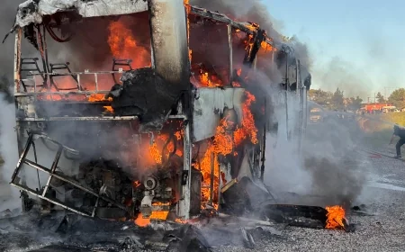 TUR OTOBÜSÜ ALEV ALEV YANDI