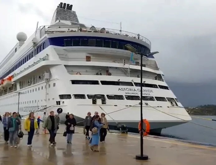 Bodrum’a sezonun ilk turist gemisi geldi