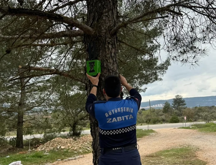 Doğa düşmanlarının gözü döndü, fotokapana rağmen ormanı çöplük yaptılar