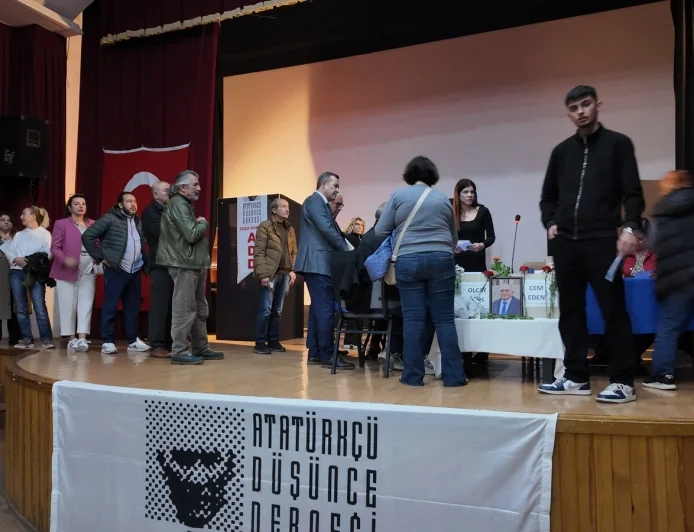 BODRUM’DA SHOW YAPMIŞTI   ADD FOÇA KONGRESİNDE ŞOVMEN DOĞANAY GERGİNLİĞİ  ADD KONGRESİNDE KARAKOLLUK OLDULAR