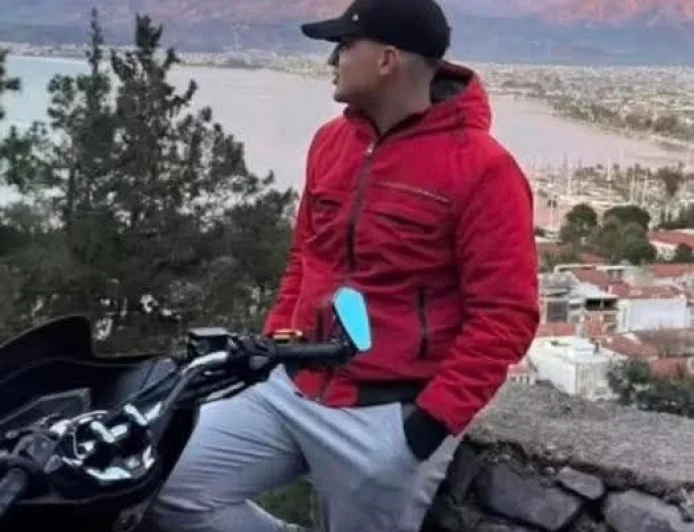 Otomobille çarpışan motosikletin sürücüsü öldü