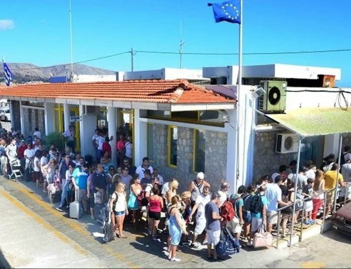 Türk turist akını Yunanistan’da Ege Adalarından anakaraya taştı