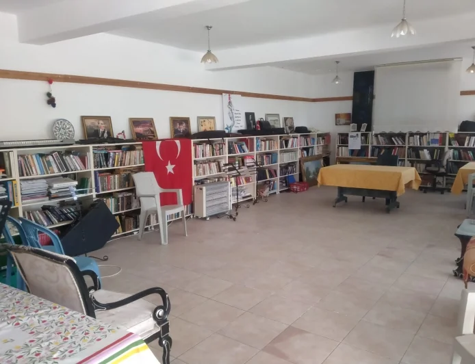 AKDER BİNASINI BELEDİYE BOŞALTMAK İSTİYOR TEPKİLER ARTIYOR