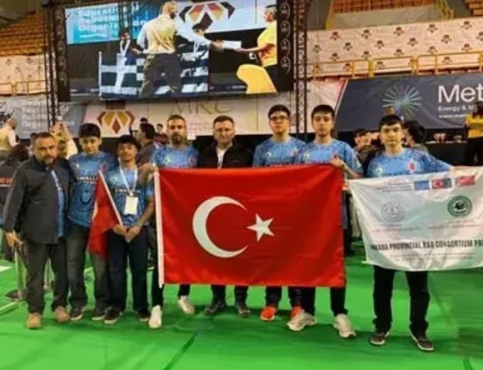 Türk öğrenciler Yunan adasında dünya şampiyonu oldu