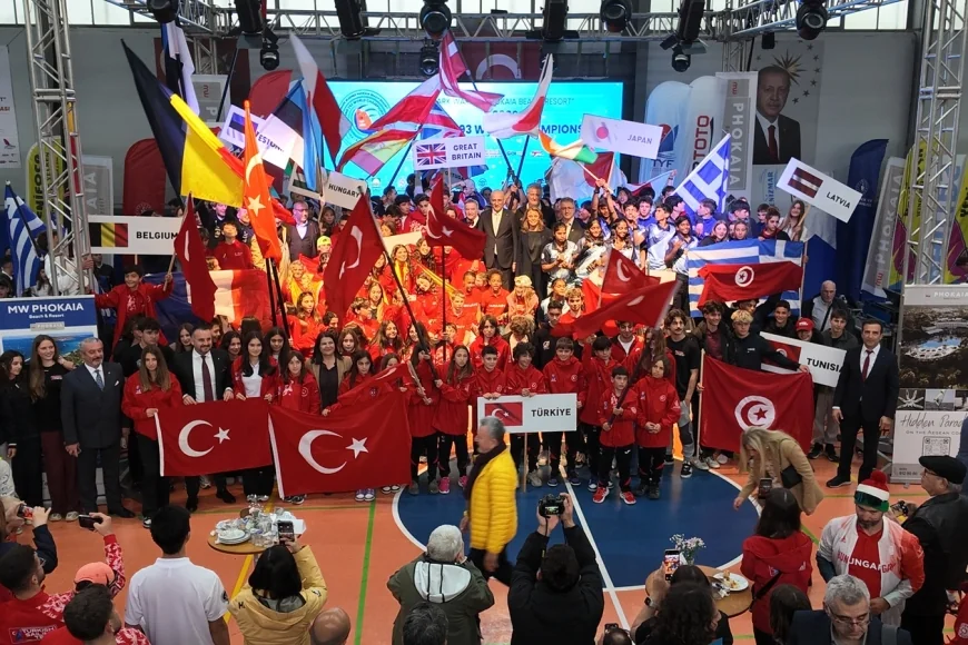 FOÇADA WİNDSURF TECHNO 293 DÜNYA ŞAMPİYONASINA MUHTEŞEM AÇILIŞ