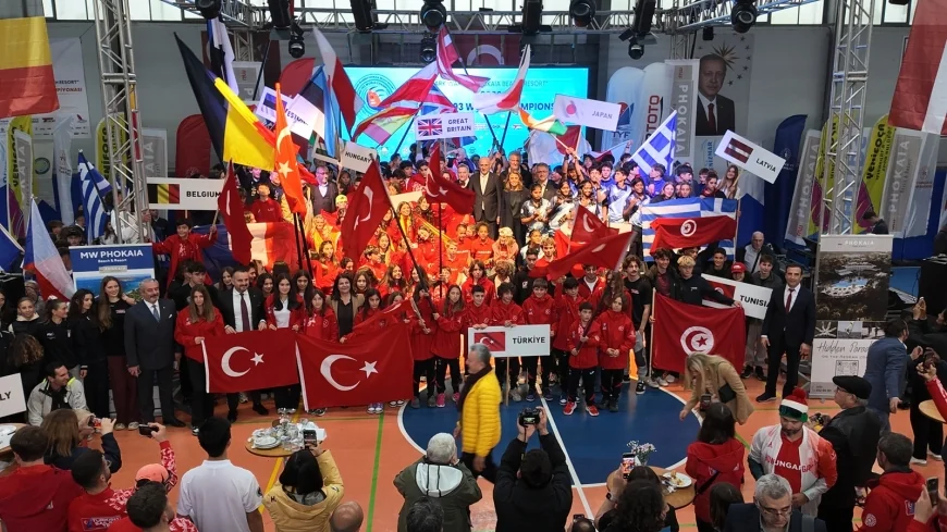 FOÇADA WİNDSURF TECHNO 293 DÜNYA ŞAMPİYONASINA MUHTEŞEM AÇILIŞ