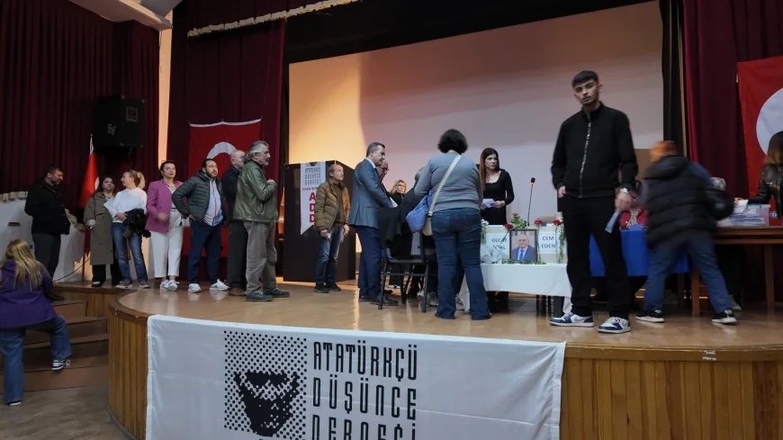 BODRUM’DA SHOW YAPMIŞTI   ADD FOÇA KONGRESİNDE ŞOVMEN DOĞANAY GERGİNLİĞİ  ADD KONGRESİNDE KARAKOLLUK OLDULAR