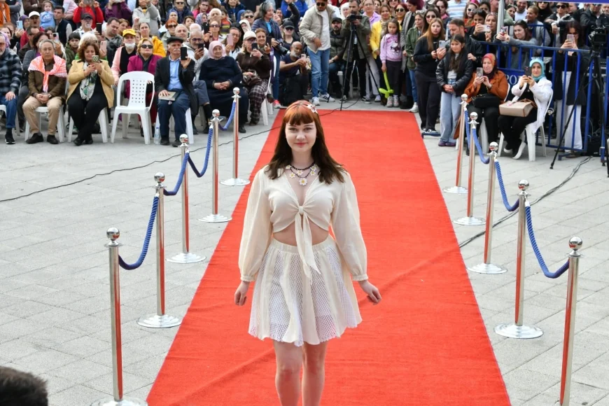 Yeşilüzümlü’de Dastar Rüzgarı: Geleneksel Dokuma Defileyle Tanıtıldı