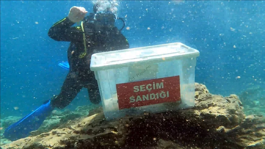 BODRUM’DA SEÇİM SANDIĞI VE MÜHRÜNÜ DENİZİNİN DİBİNE YERLEŞTİRDİLER