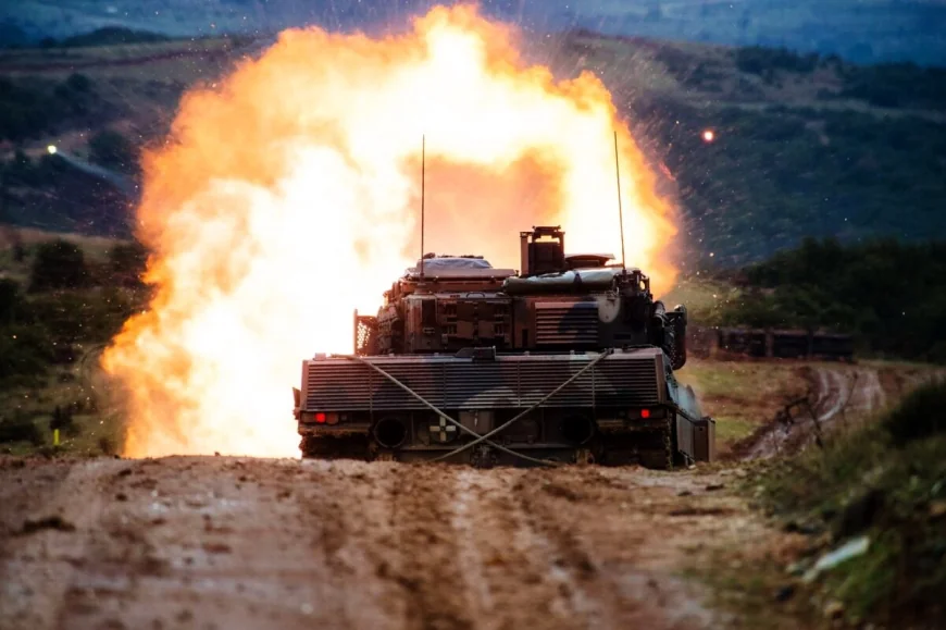 Yunanistan Güney Kıbrıs’ı cephaneliğe çeviriyor, şimdide tank sevkiyatı yapacaklar