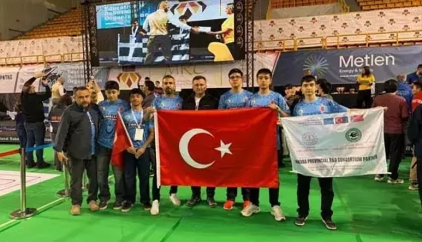 Türk öğrenciler Yunan adasında dünya şampiyonu oldu