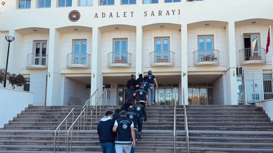 Bir botta 40 göçmenle  yakalanan 4 organizatör tutuklandı