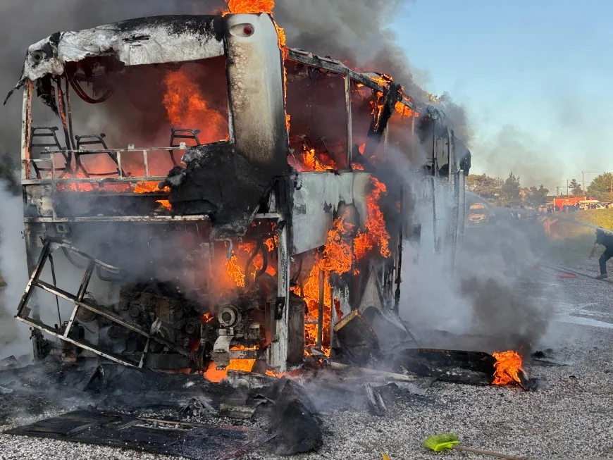 TUR OTOBÜSÜ ALEV ALEV YANDI