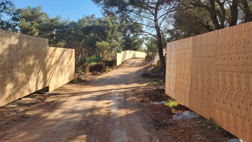 BODRUM’DA PARAVANLI ORMAN KATLİAMI  Bodrum’da  ORMAN- TARIM- DOĞAL SİT ALANINDA 3 milyar TL: lik turistik tesis projesi orman  katliamı ile başladı