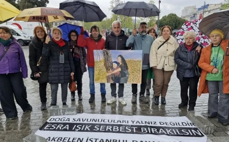 İstanbul'da Esra'ya özgürlük desteği